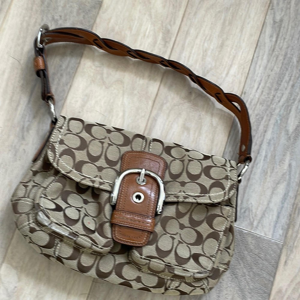 Coach bag hardly used